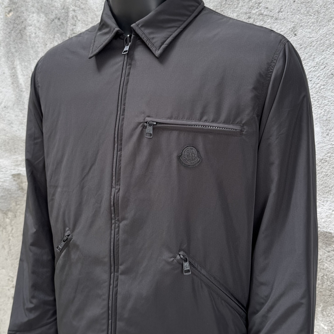 Moncler 蒙口 拉链翻领口袋标识印花双面衬衫式夹克 羽绒服 保暖 外套 黑色 D5 K10911A00045597W3999