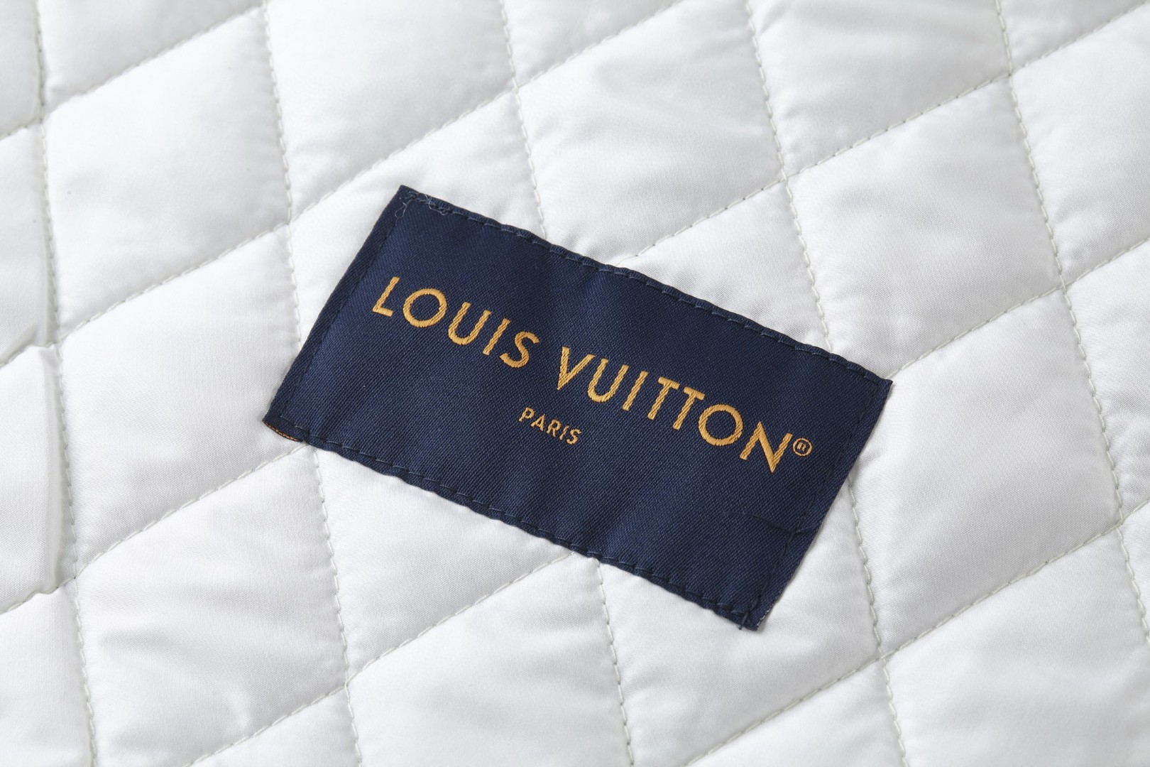 LOUIS VUITTON 路易威登 满福刺绣牛仔拼接棉服外套 夹克 牛仔外套 蓝色 C0 1AIN60