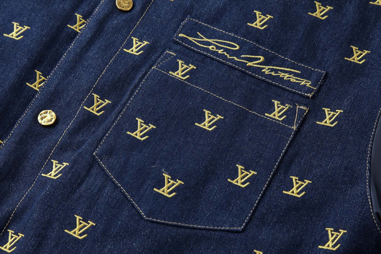 LOUIS VUITTON 路易威登 满福刺绣牛仔拼接棉服外套 夹克 牛仔外套 蓝色 C0 1AIN60