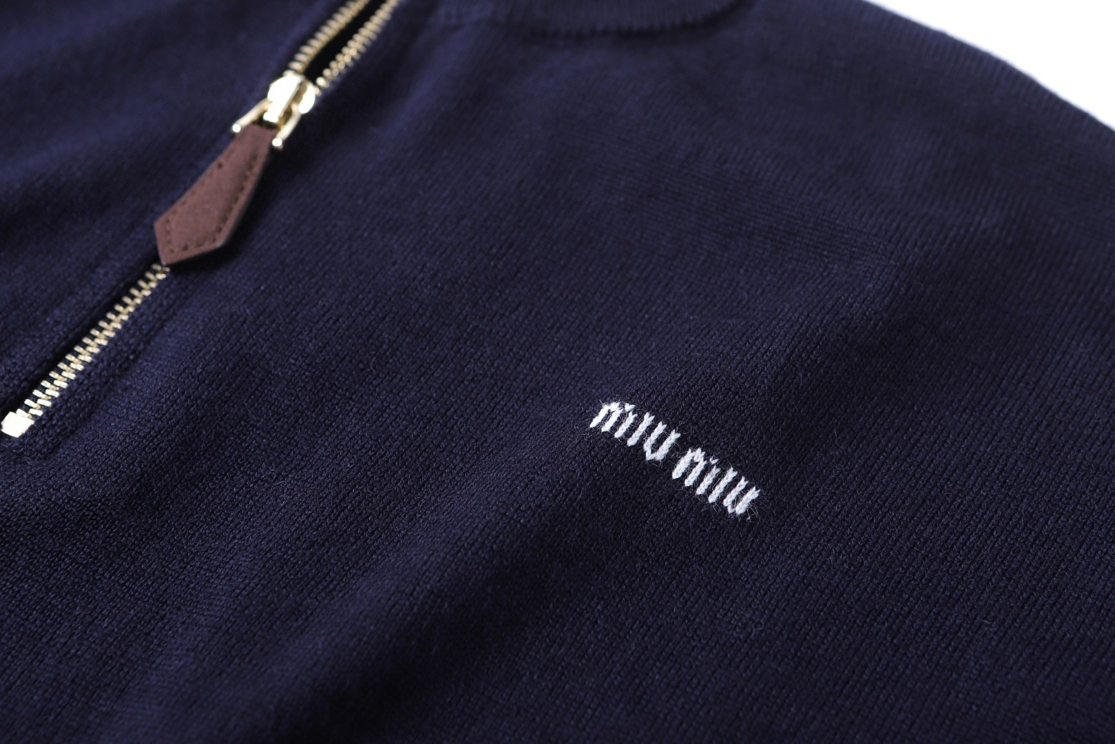 MIU MIU 缪缪 立领半拉链毛衣 针织衫 长袖 蓝色 B0 MMLB75-1748-F0008-S-OOO