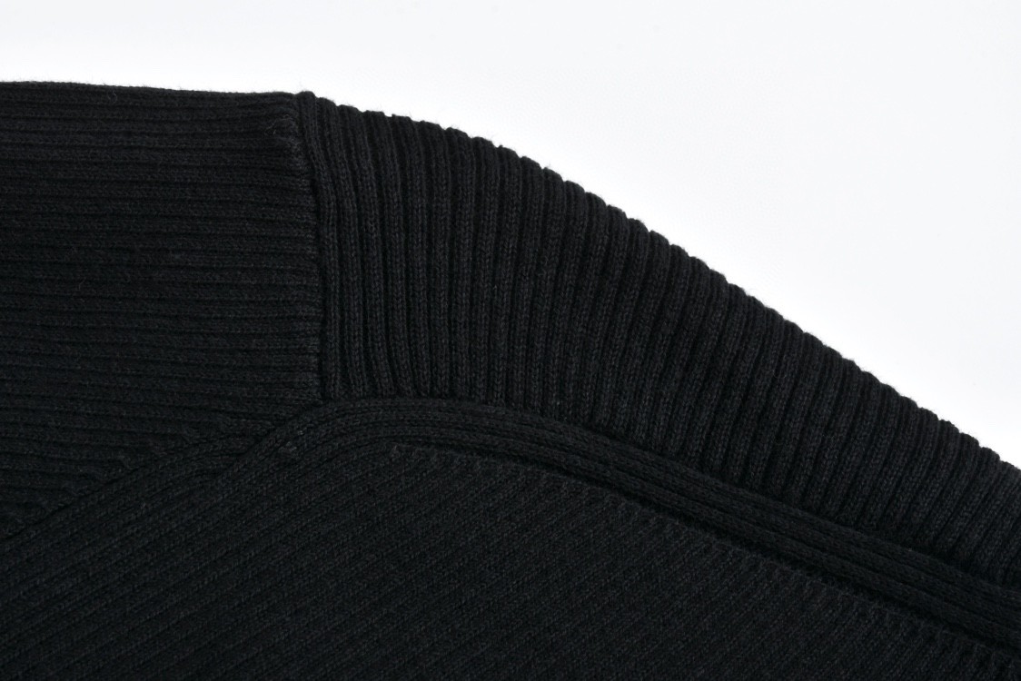 PRADA 普拉达 高领修身打底衫 针织衫 毛衣 长袖 白色 黑色 A5 UMR524-11I0-F0009