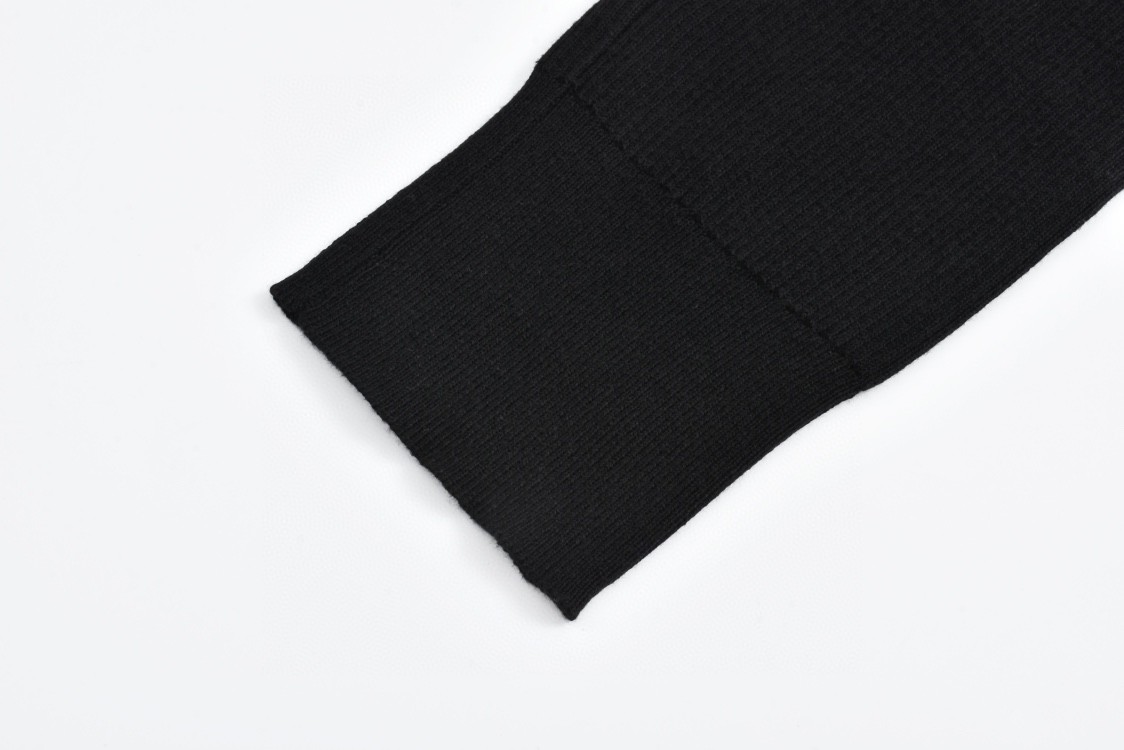 PRADA 普拉达 高领修身打底衫 针织衫 毛衣 长袖 白色 黑色 A5 UMR524-11I0-F0009