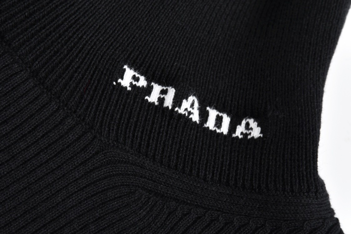 PRADA 普拉达 高领修身打底衫 针织衫 毛衣 长袖 白色 黑色 A5 UMR524-11I0-F0009