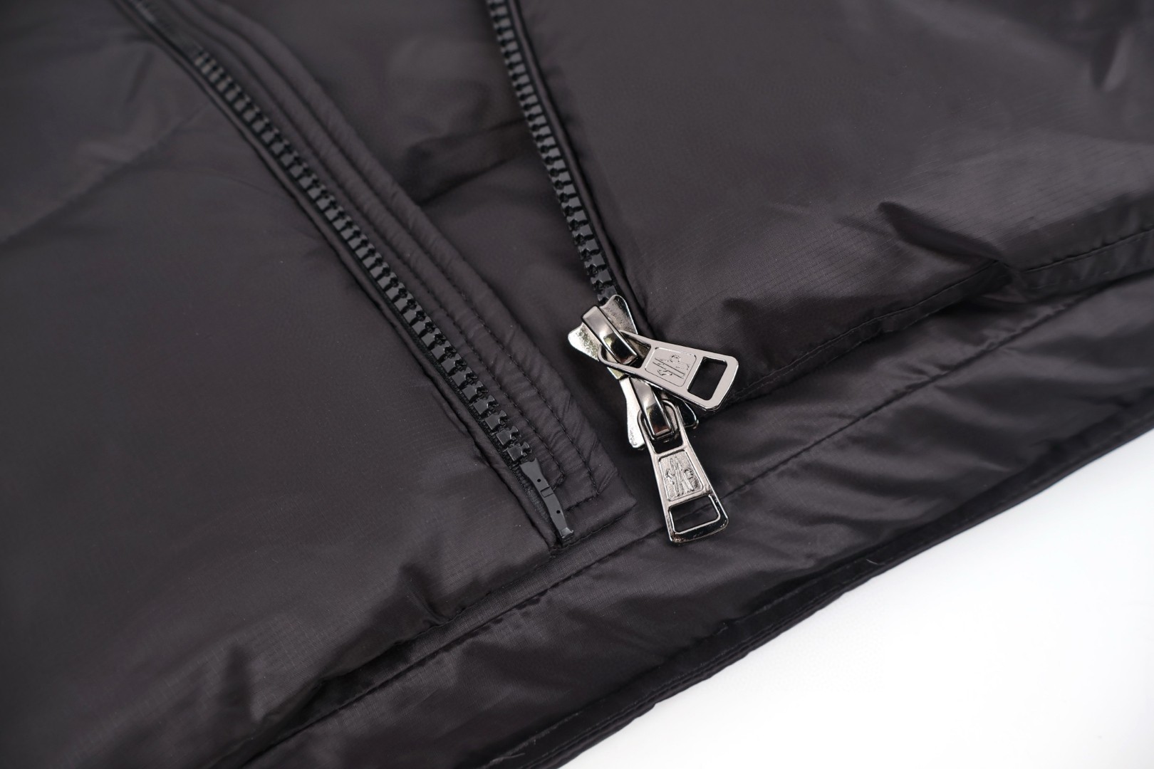 Moncler 蒙口 25FW Couyere 羽绒服 保暖 外套 夹克 黑色 D0 K20911A00158597XQ999