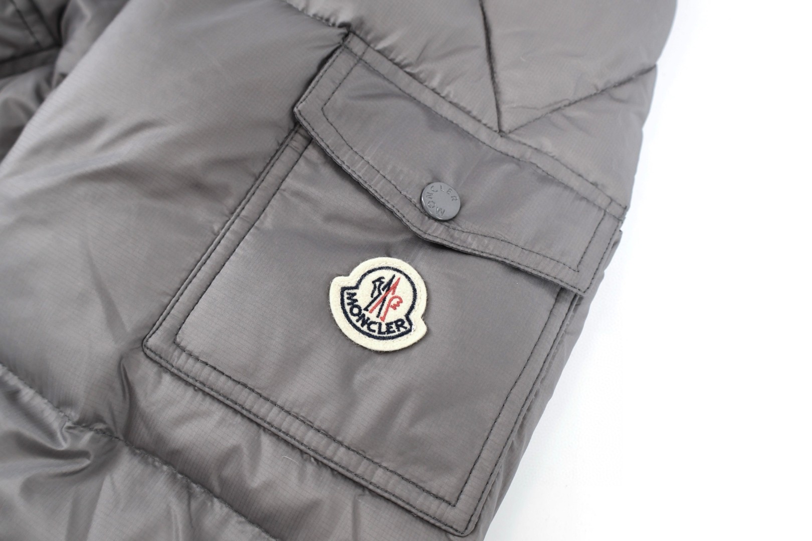Moncler 蒙口 25FW Couyere 羽绒服 保暖 外套 夹克 灰色 D0 K20911A00158597XQ905