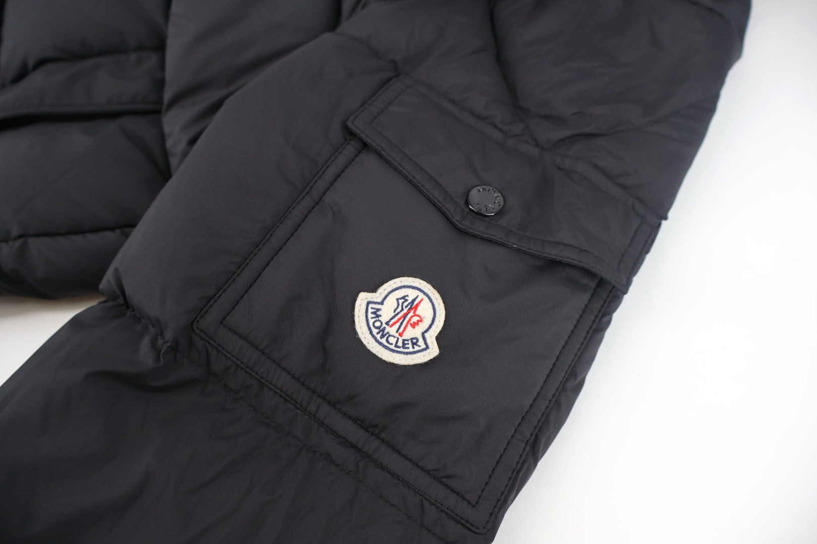 Moncler 蒙口 Vezere 哑光雾面玛雅羽绒服 保暖 外套 夹克 黑色 D0 I20911A0004453333999