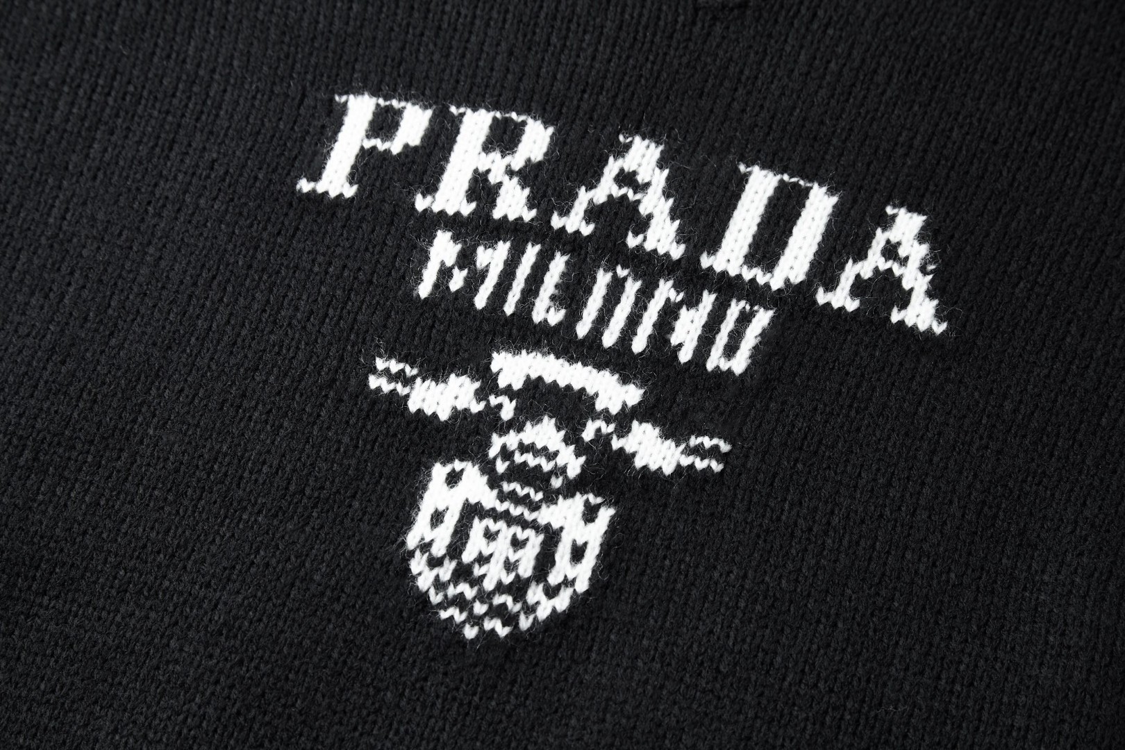 PRADA 普拉达 提花徽标羊毛针织毛衣 针织衫 长袖 白色 黑色 灰色 B0 UMB223-1YMW-F0002-S-211