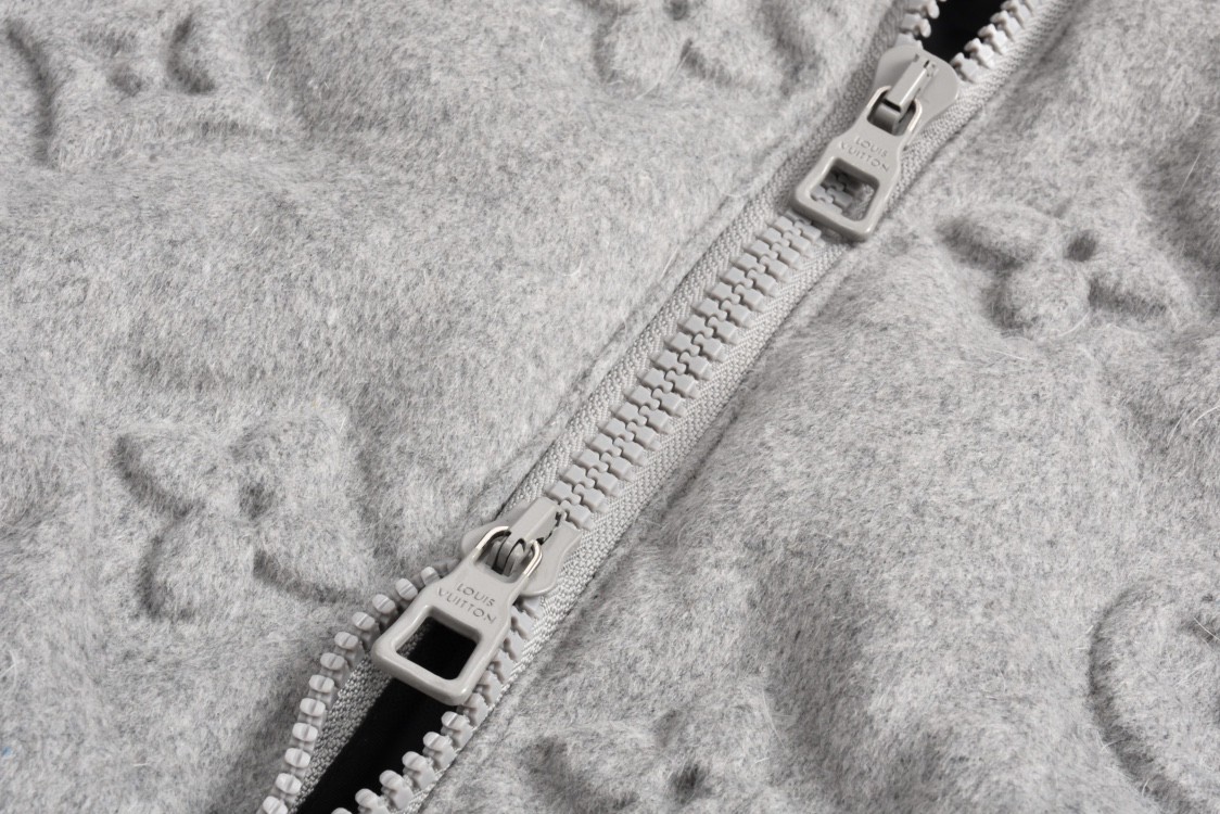 LOUIS VUITTON 路易威登 浮雕压花拉链连帽羽绒服 外套 长袖 灰色 E5