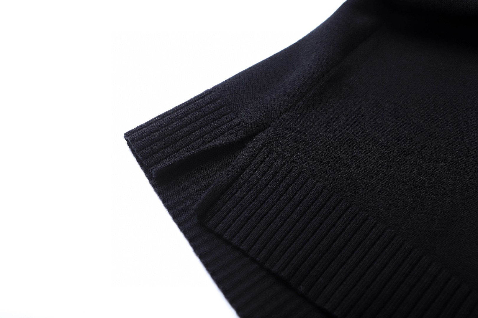 Versace 范思哲 纽扣螺纹边饰开衫 毛衣 针织衫 外套 长袖 黑色 B0 1020239-1A12912-1B000