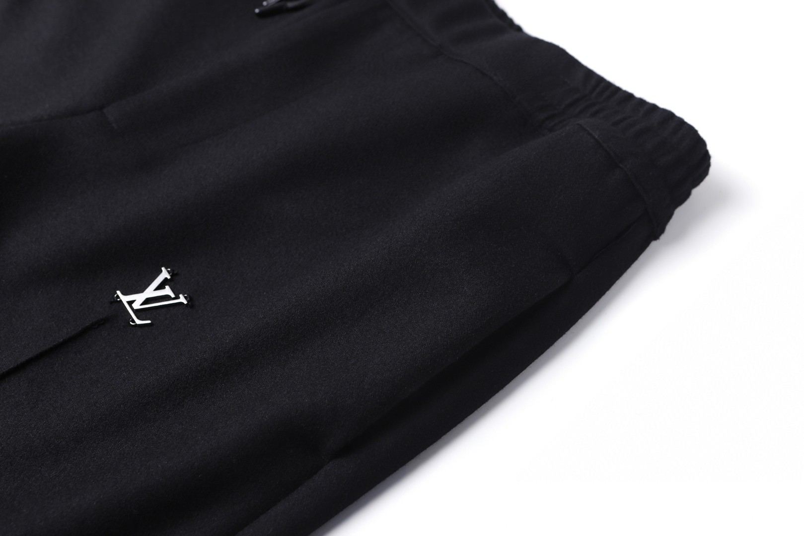 LOUIS VUITTON 路易威登 铁标科技休闲裤 运动裤 裤子 长裤 黑色 B0 1AIWGE