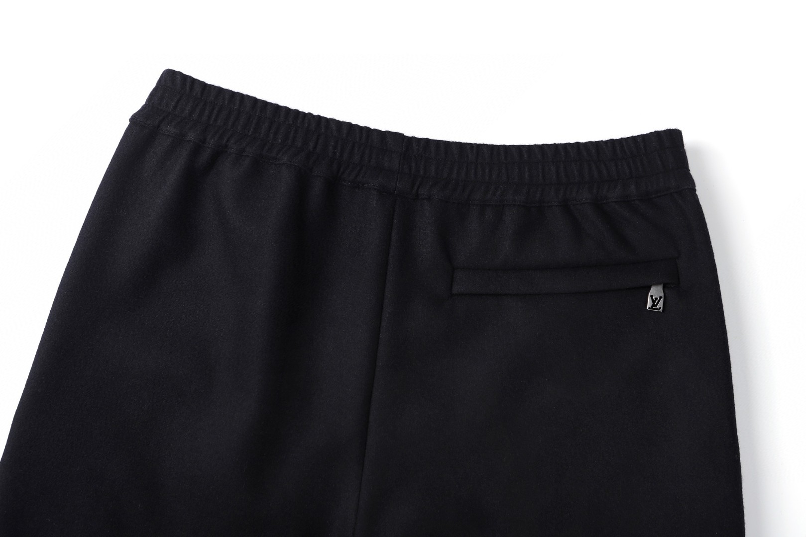LOUIS VUITTON 路易威登 铁标科技休闲裤 运动裤 裤子 长裤 黑色 B0 1AIWGE