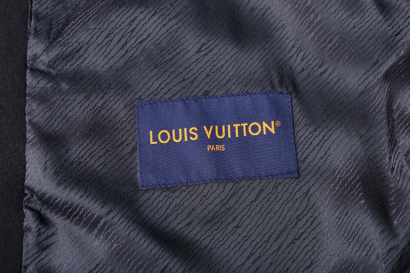 LOUIS VUITTON 路易威登 铁标束腰拉链连帽卫衣 外套 长袖 黑色 B0