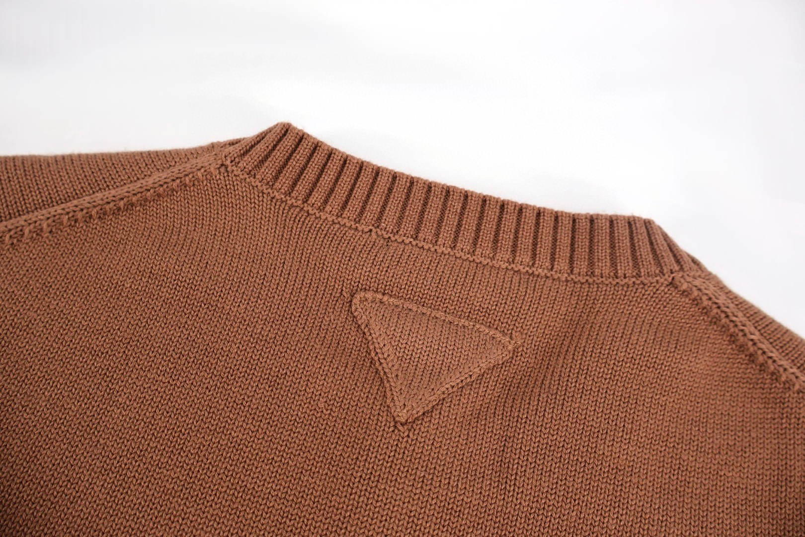 PRADA 普拉达 羊绒后领布标针织衫 开衫 毛衣 长袖 黑色 棕色 B0 UMG414-17TU-F0040-S-OOO