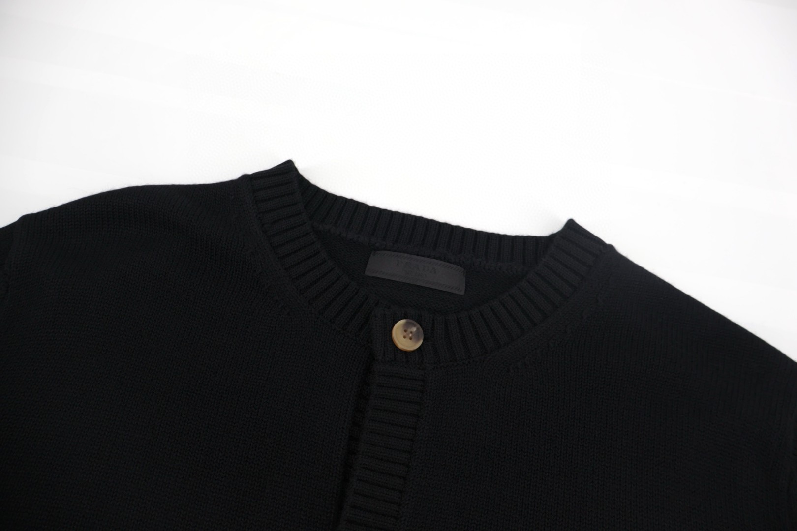 PRADA 普拉达 羊绒后领布标针织衫 开衫 毛衣 长袖 黑色 棕色 B0 UMG414-17TU-F0040-S-OOO