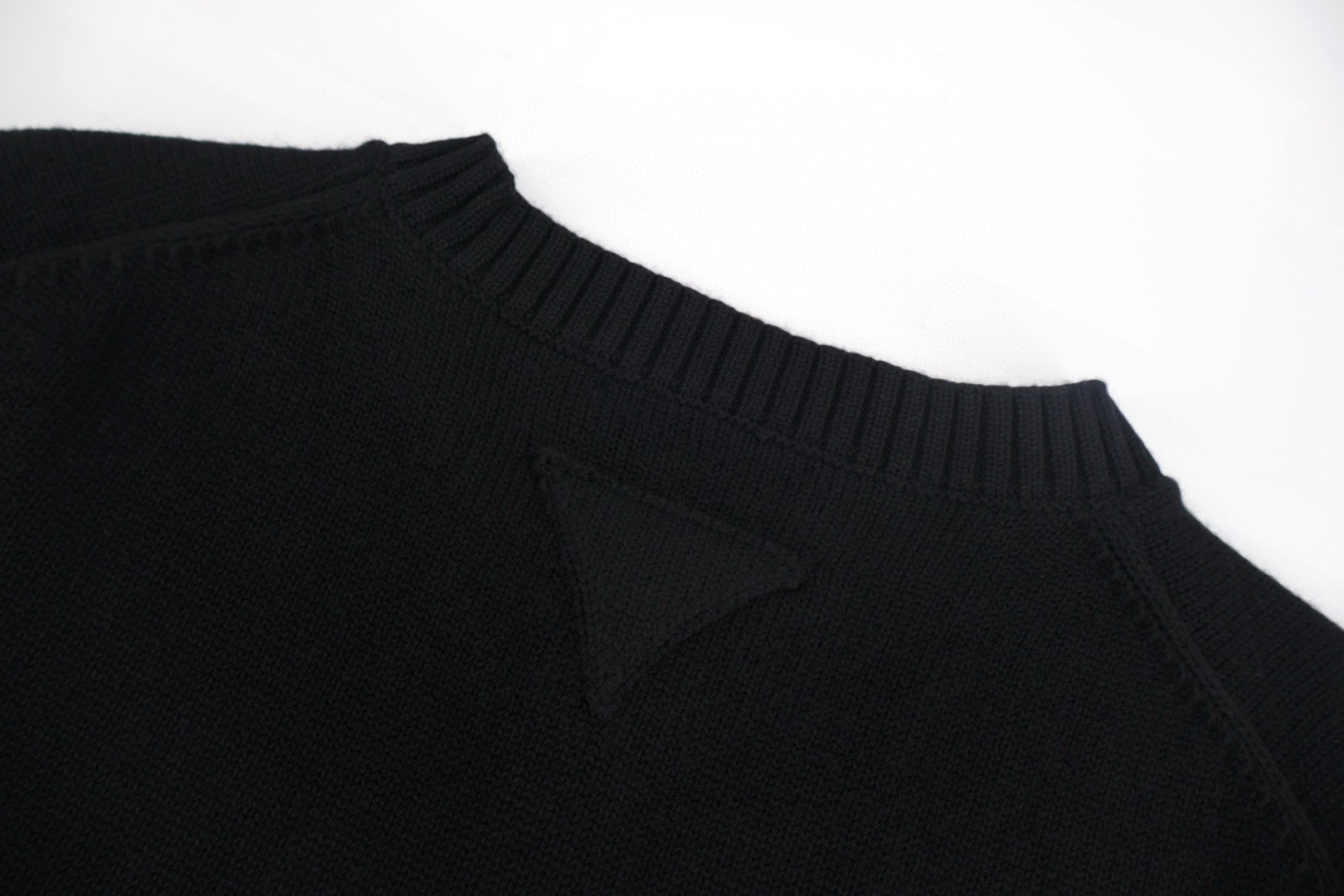 PRADA 普拉达 羊绒后领布标针织衫 开衫 毛衣 长袖 黑色 棕色 B0 UMG414-17TU-F0040-S-OOO