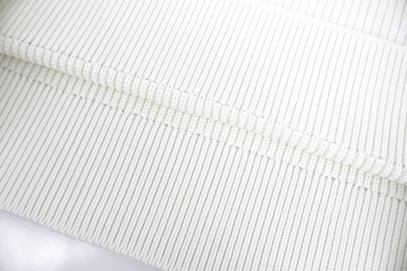 PRADA 普拉达 海鸥领羊绒针织毛衣 针织衫 长袖 白色 蓝色 B0 