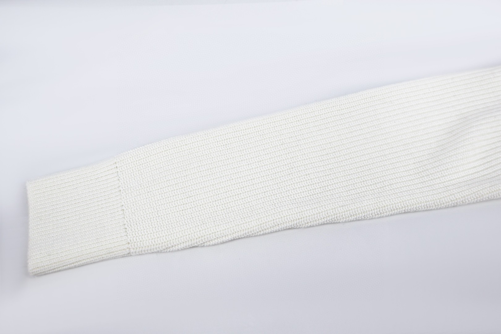 PRADA 普拉达 海鸥领羊绒针织毛衣 针织衫 长袖 白色 蓝色 B0 