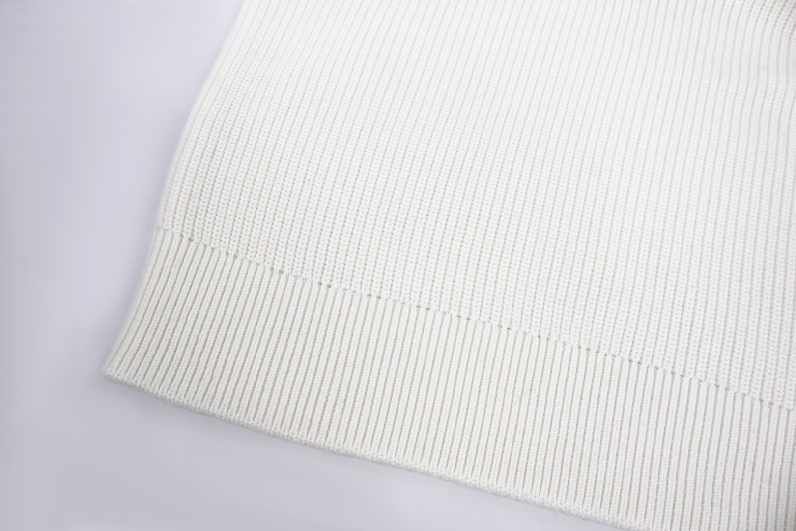 PRADA 普拉达 海鸥领羊绒针织毛衣 针织衫 长袖 白色 蓝色 B0 