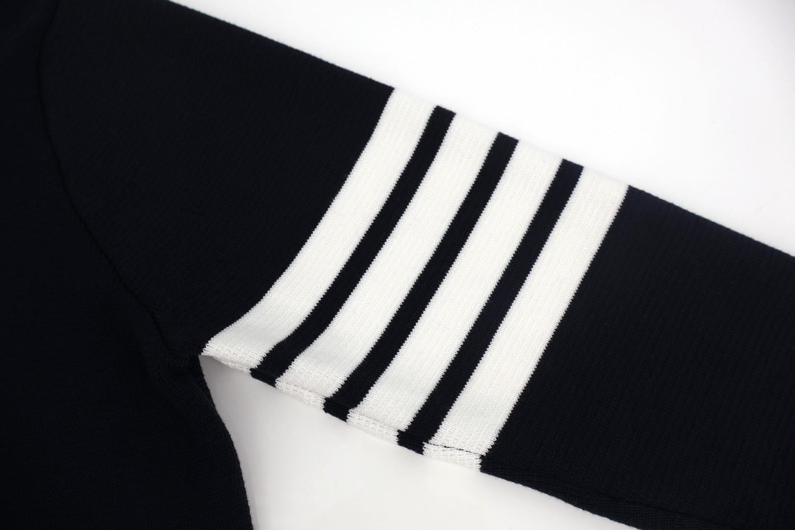 THOM BROWNE 四条杠织带羊毛针织拉链开衫 毛衣 外套 长袖 深蓝色 灰色 B0 MKJ071A-Y1002-025