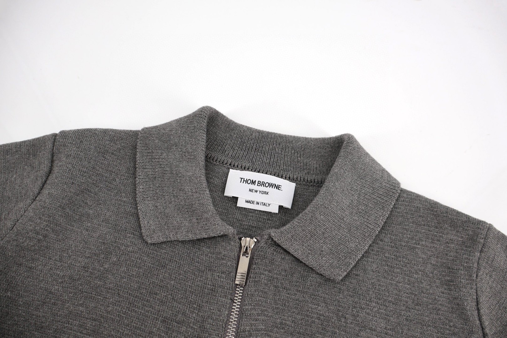 THOM BROWNE 四条杠织带羊毛针织拉链开衫 毛衣 外套 长袖 深蓝色 灰色 B0 MKJ071A-Y1002-025