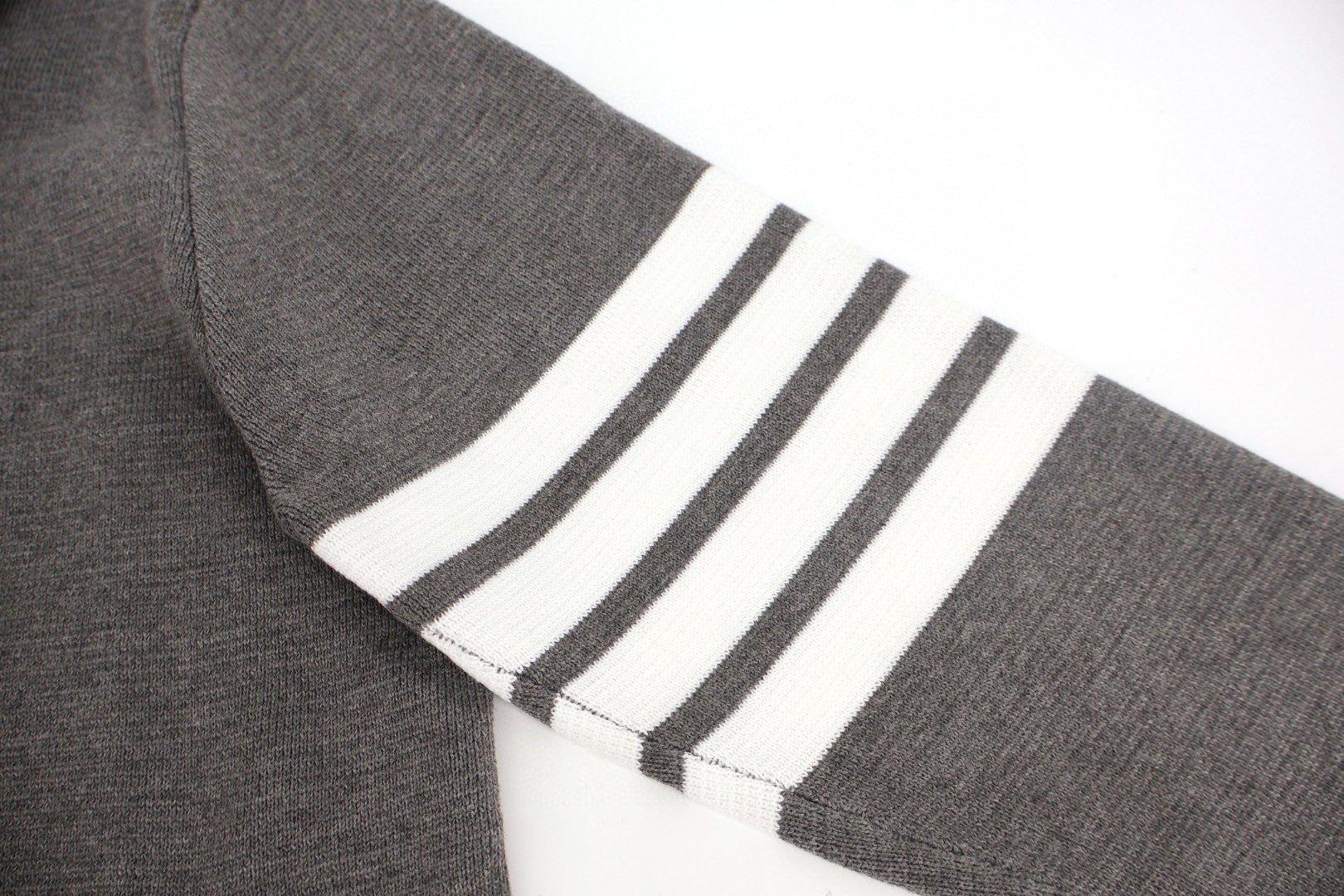 THOM BROWNE 四条杠织带羊毛针织拉链开衫 毛衣 外套 长袖 深蓝色 灰色 B0 MKJ071A-Y1002-025