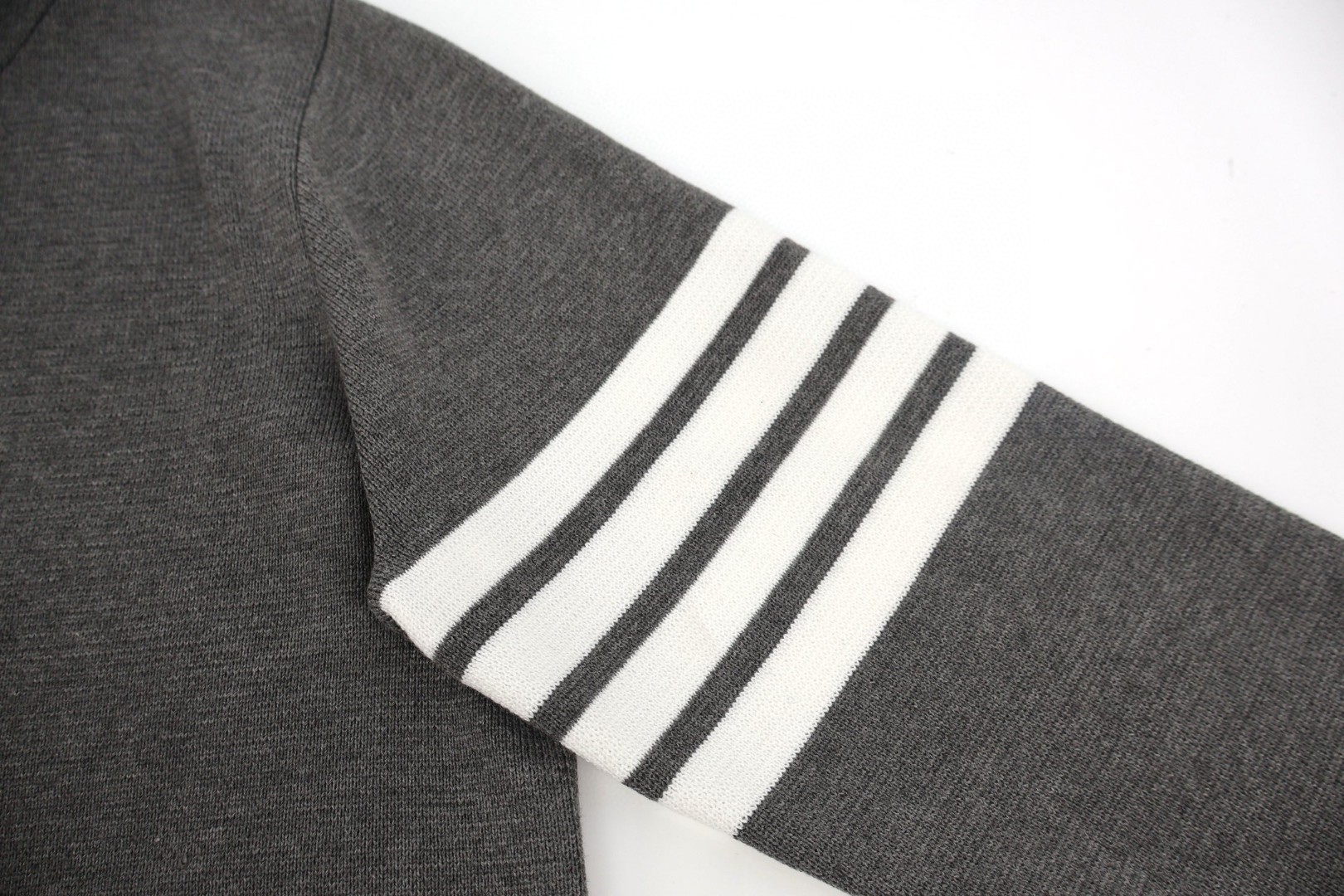 THOM BROWNE 四条杠羊毛针织拉链外套 毛衣 外套 长袖 深蓝色 灰色 B0