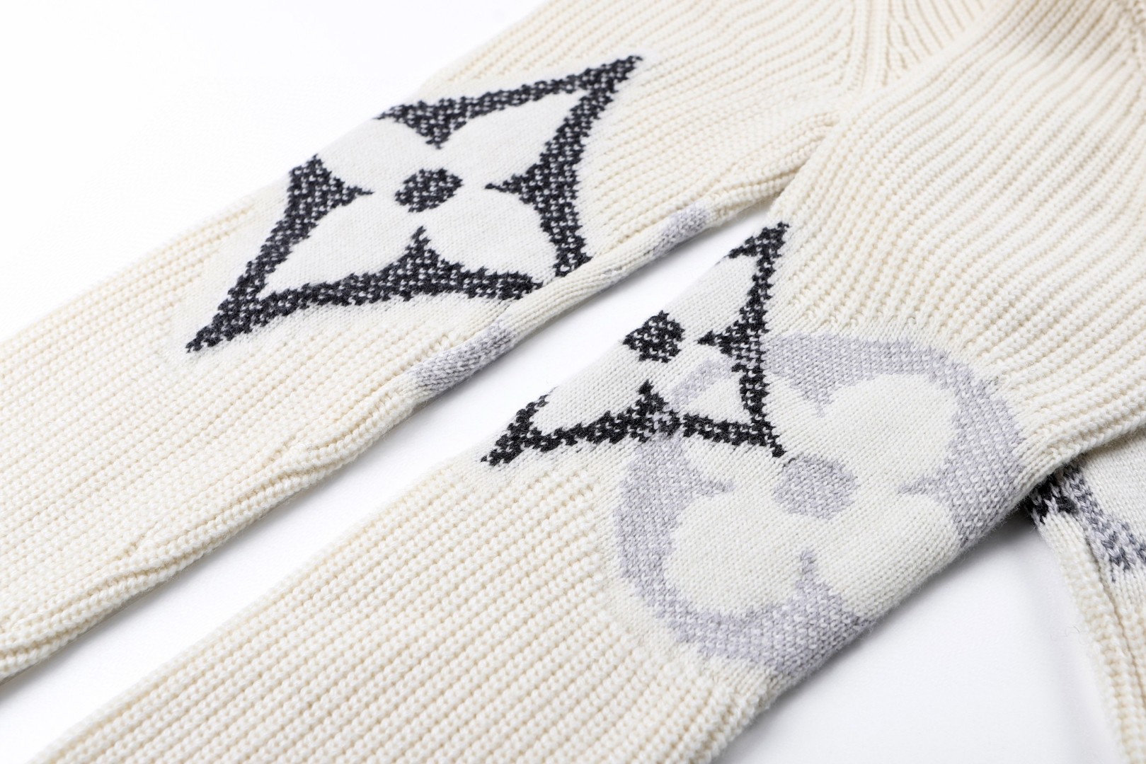 LOUIS VUITTON 路易威登 老花提花针织衫 开衫 毛衣 外套 米色 C0 1AJBX5