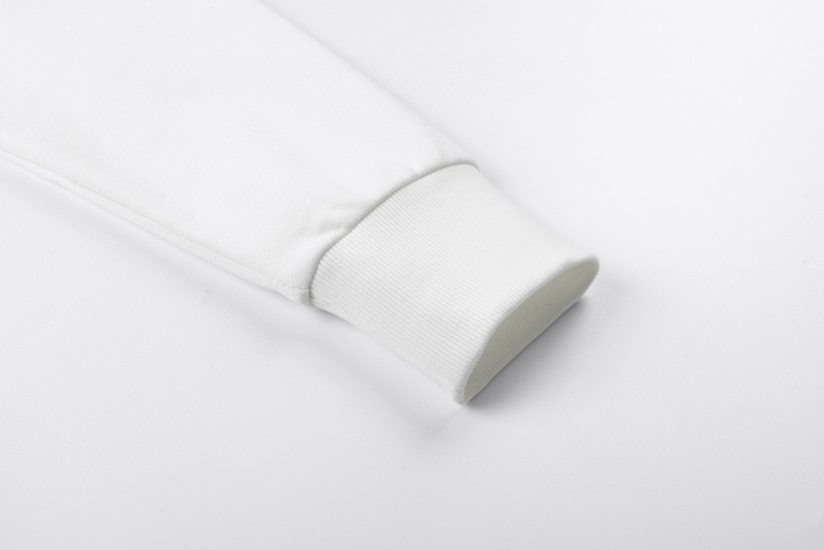 Moncler 蒙口 重影印花圆领卫衣 秋冬 外套 黑色 白色 A5 K10918G00007809KR999