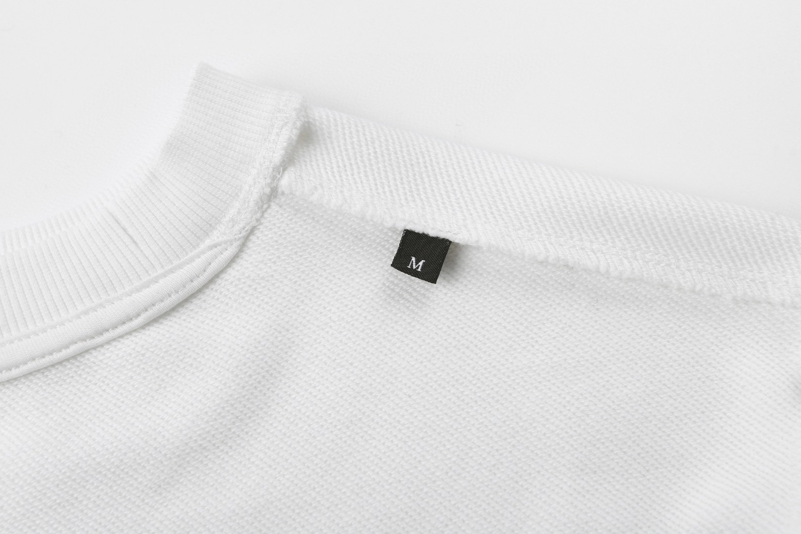 Moncler 蒙口 重影印花圆领卫衣 秋冬 外套 黑色 白色 A5 K10918G00007809KR999