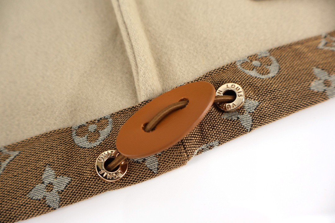 LOUIS VUITTON 路易威登 老花立领外套 夹克 红色 C2 1AHXXC