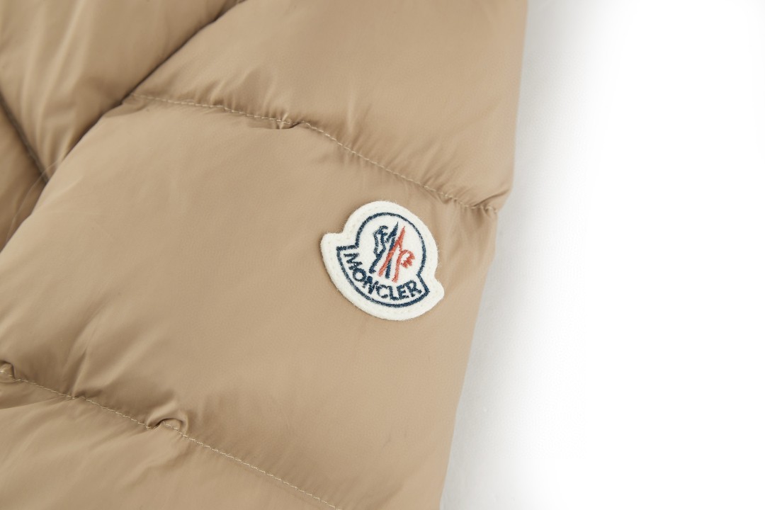 Moncler 蒙口 Boed系列 狐狸毛领收腰羽绒服 夹克 保暖 外套 驼米色 E2 J20931A00095595FE239