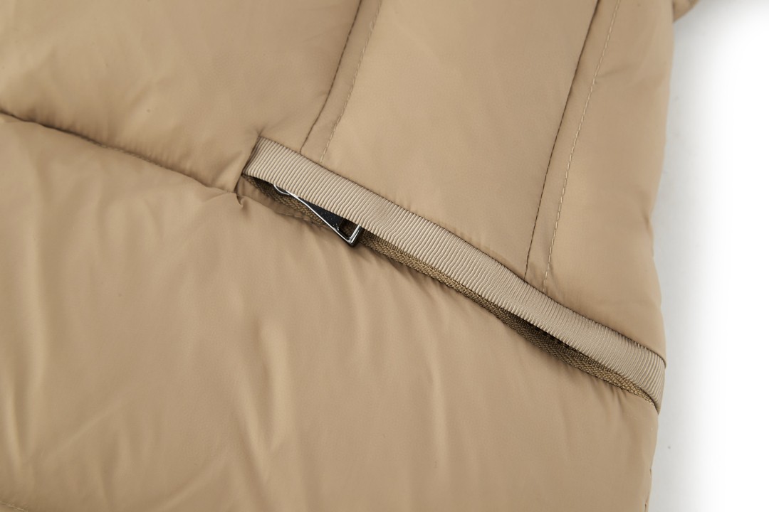 Moncler 蒙口 Boed系列 狐狸毛领收腰羽绒服 夹克 保暖 外套 驼米色 E2 J20931A00095595FE239