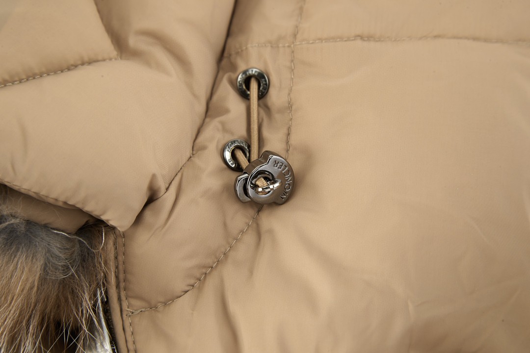Moncler 蒙口 Boed系列 狐狸毛领收腰羽绒服 夹克 保暖 外套 驼米色 E2 J20931A00095595FE239