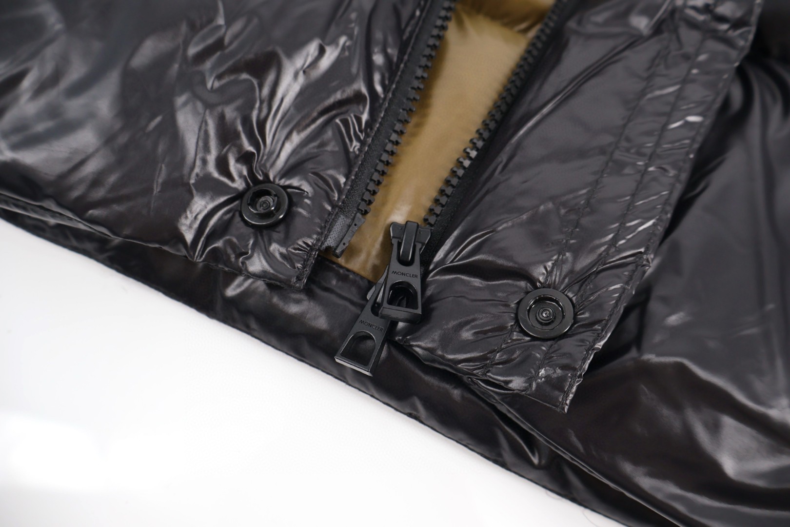 Moncler 蒙口 胖子系列羽绒服 夹克 保暖 外套 深绿色 黑色 米白色 D5 K20911A00130596XEP80