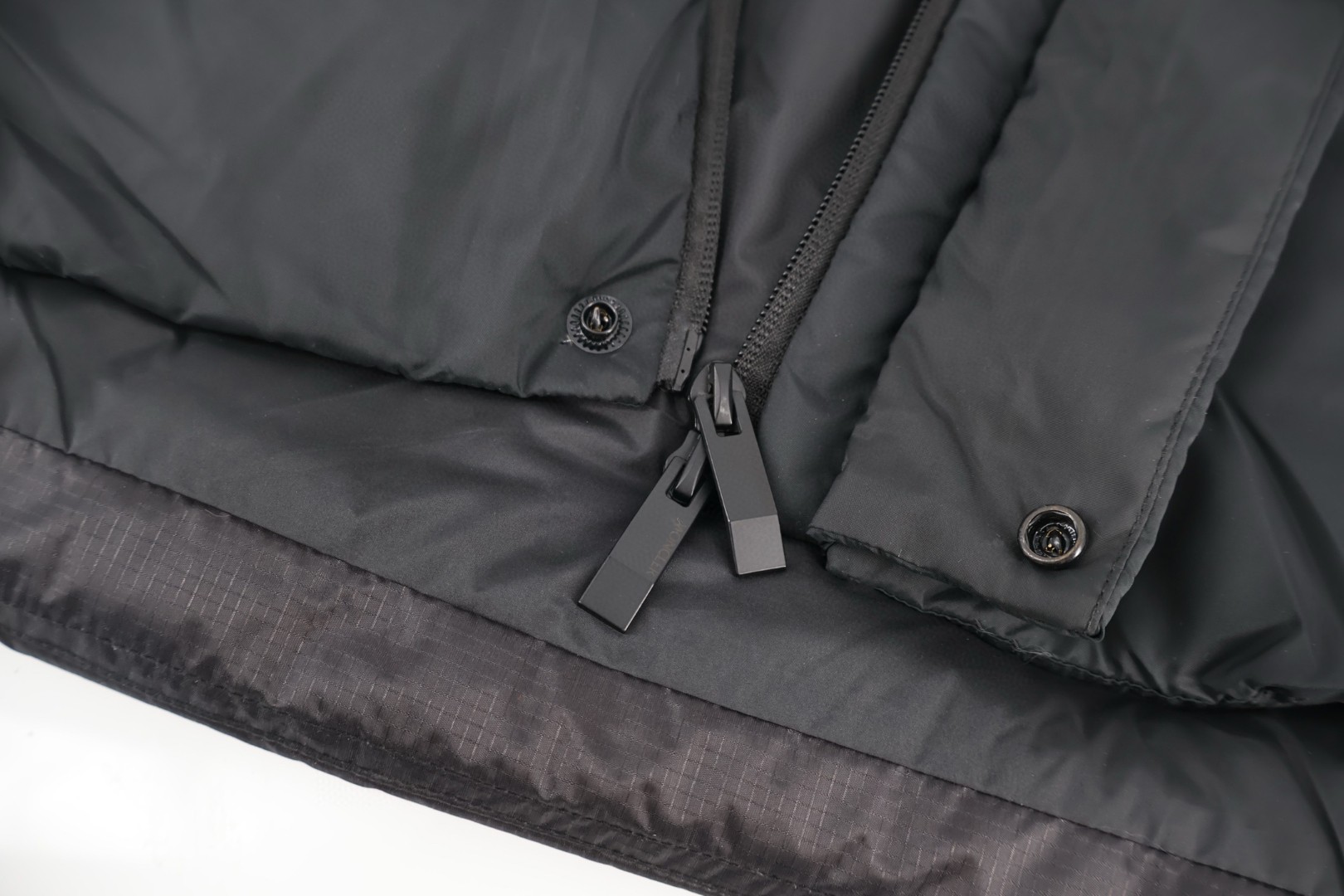 Moncler 蒙口 Jarama 黑武士羽绒服 保暖 外套 夹克 黑色 D5 I20911A001775973I999