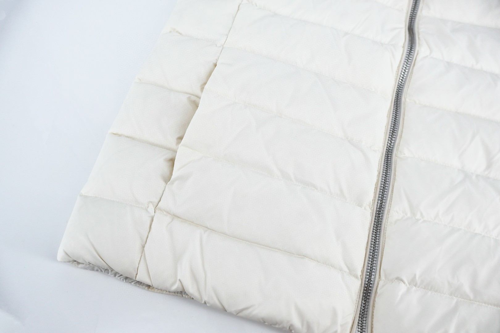 Moncler 蒙口 毛织拼接羽绒服 夹克 保暖 外套 女款 黑色 白色 C5 G20939B00030M1131030