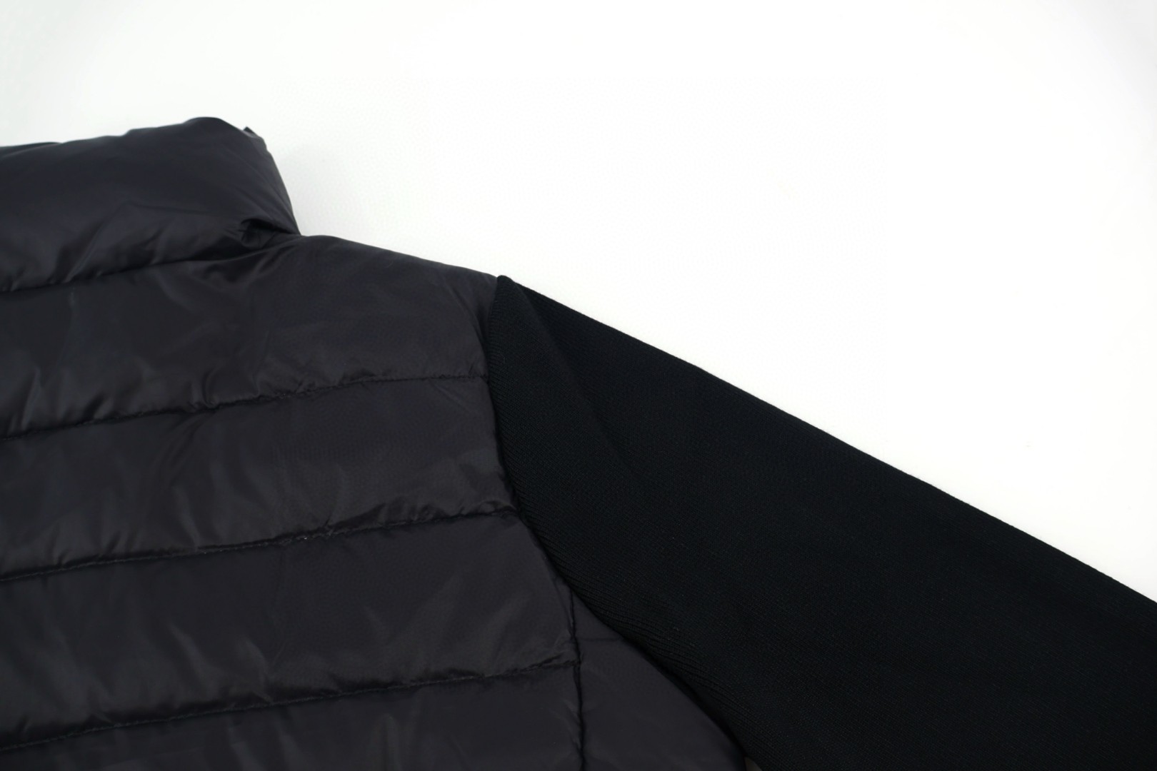 Moncler 蒙口 毛织拼接羽绒服 夹克 保暖 外套 女款 黑色 白色 C5 G20939B00030M1131030