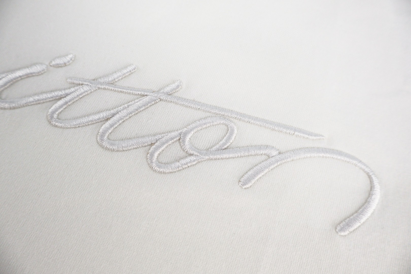 LOUIS VUITTON 路易威登 LV 立体刺绣T恤 短袖 白色 A2 1AJCSO