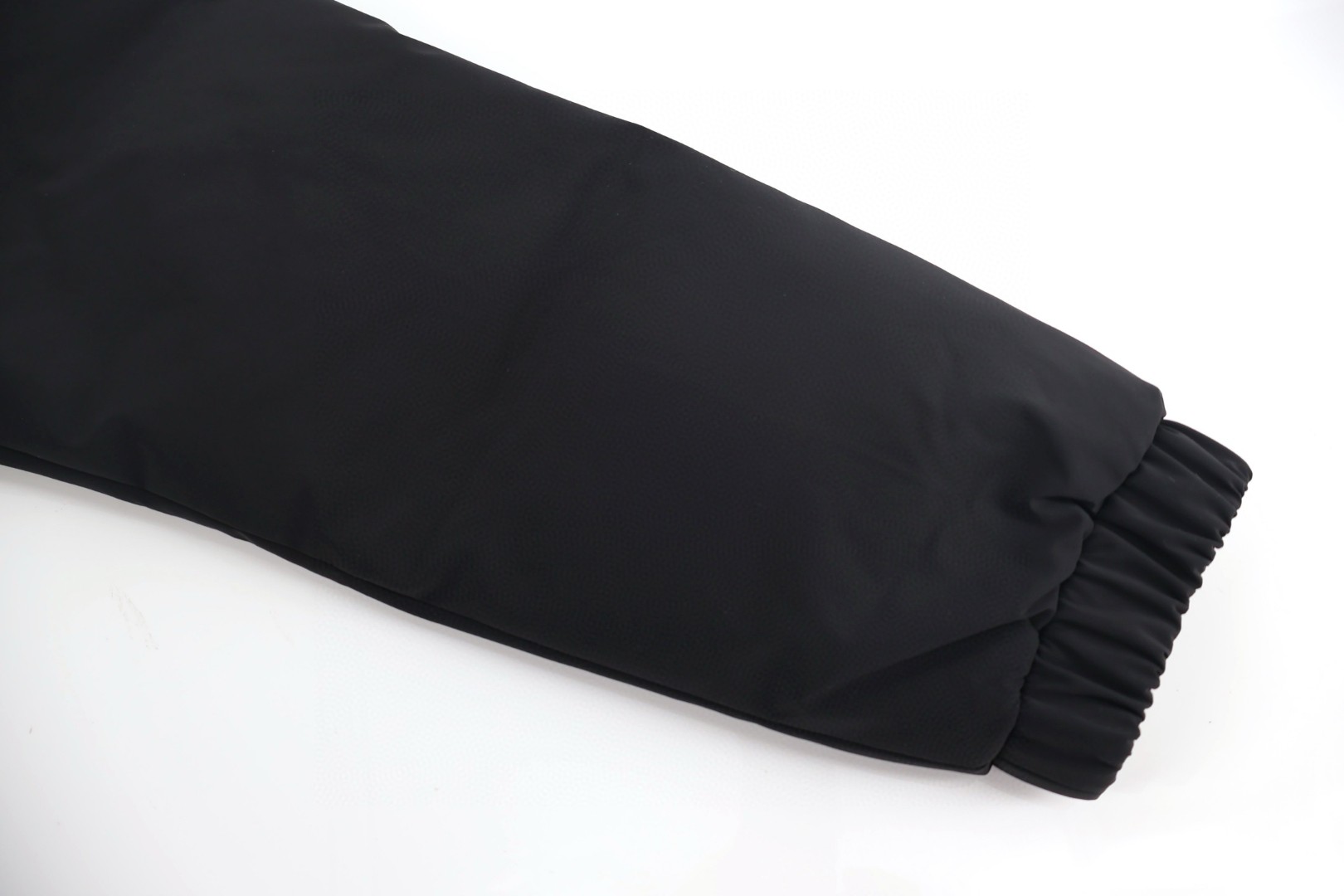 PRADA 普拉达 三角标立领羽绒服 夹克 外套 长袖 保暖 绿色 黑色 D5