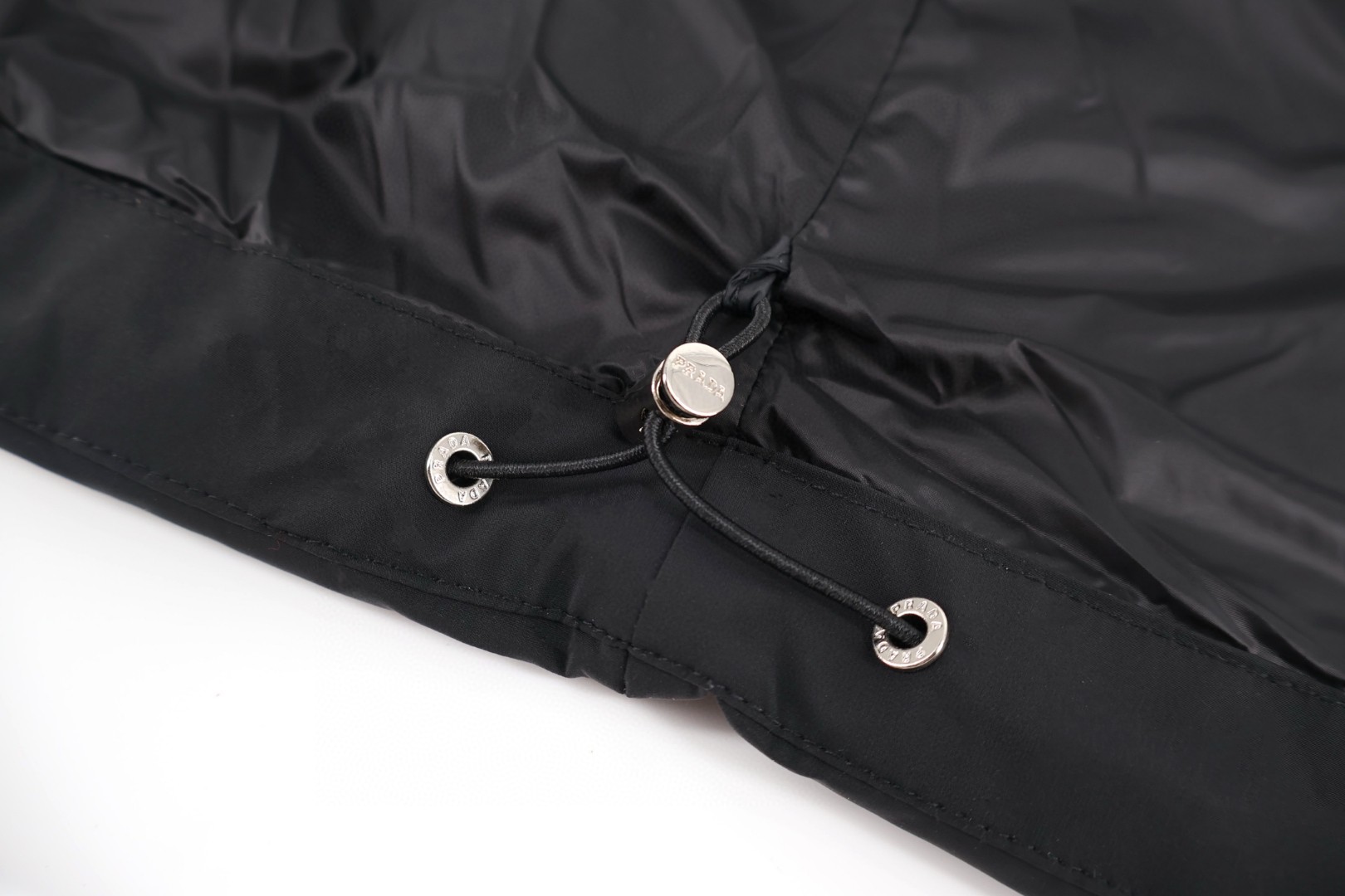 PRADA 普拉达 三角标立领羽绒服 夹克 外套 长袖 保暖 绿色 黑色 D5