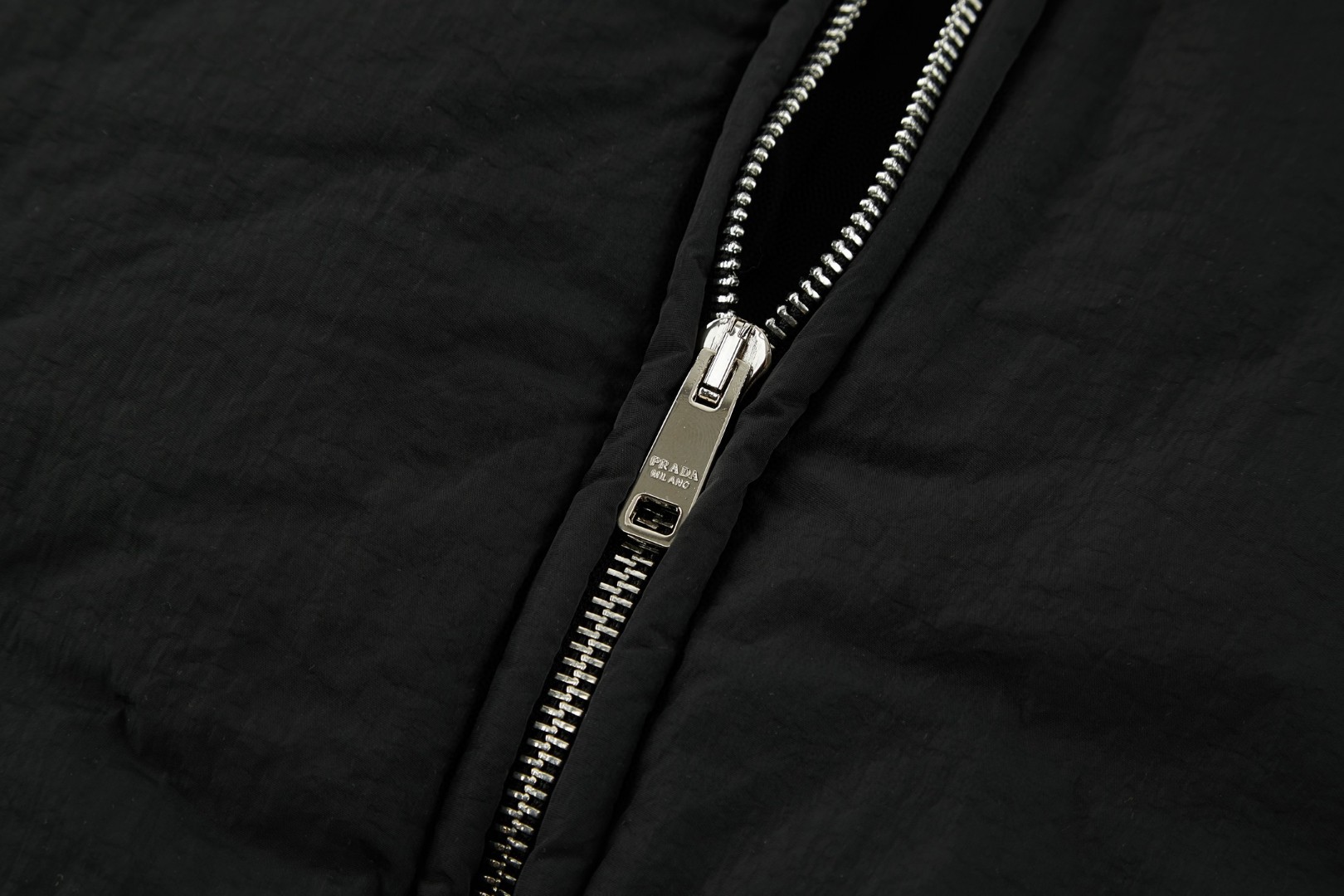 PRADA 普拉达 小刺绣棉服 外套 夹克 保暖 长袖 黑色 C0 