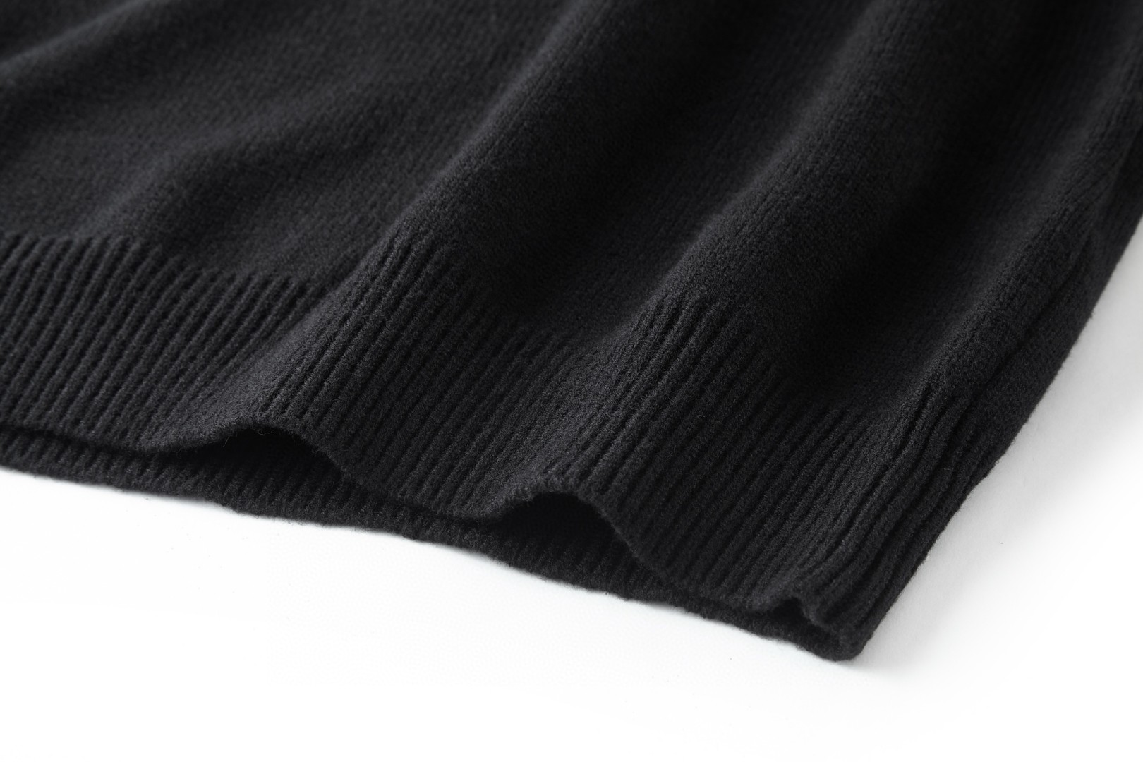 GUCCl 古驰 签名logo嵌花圆领毛衣 针织衫 外套 长袖 黑色 蓝色 灰色 B0 795347-XKD74-1423