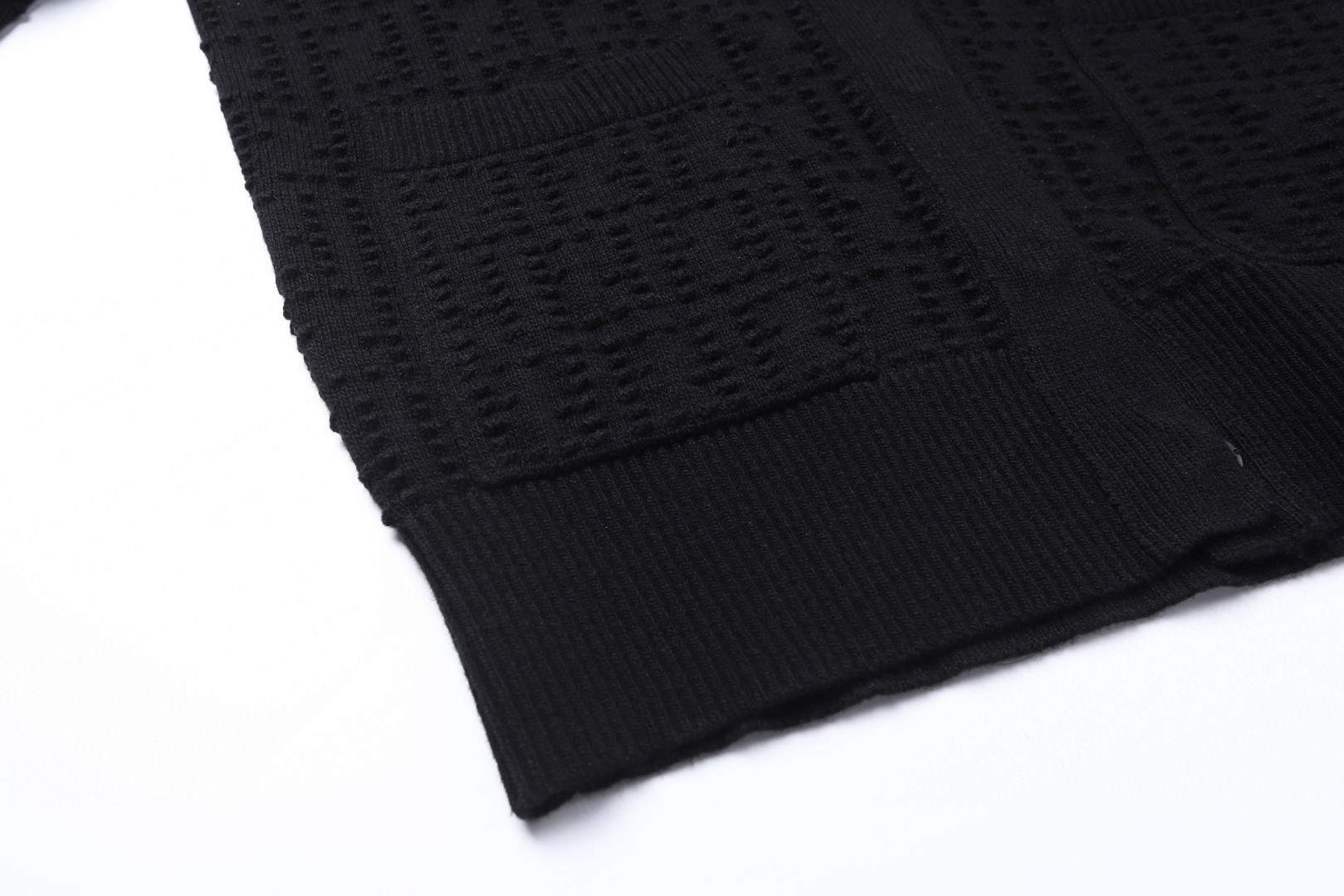 FENDI 芬迪 暗纹提花V领开衫 毛衣 针织衫 长袖 黑色 C0 FZE549AYM0F0GME