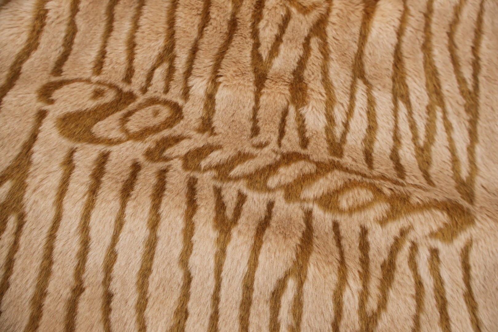 LOUIS VUITTON 路易威登 滑雪系列虎纹绒面连帽外套 夹克 棕色 C0 1AJCDX