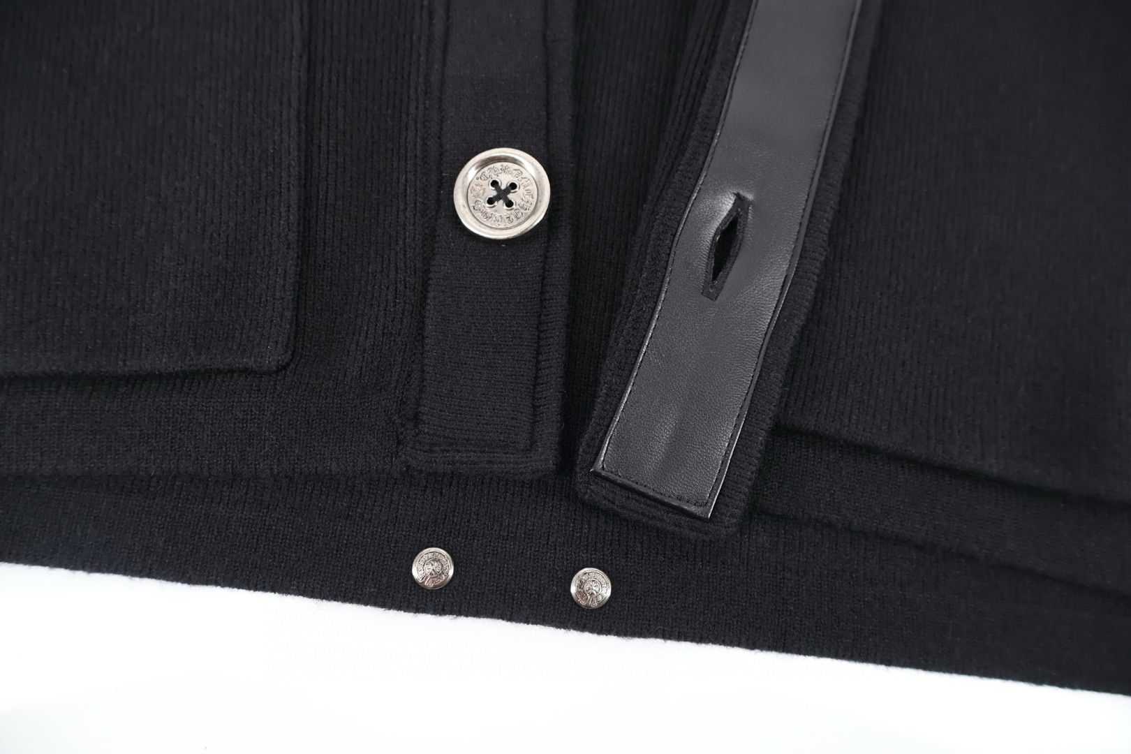 Chrome Hearts 克罗心 羊毛拼皮梵文刺绣针织开衫 毛衣 针织衫 外套 长袖 黑色 C0