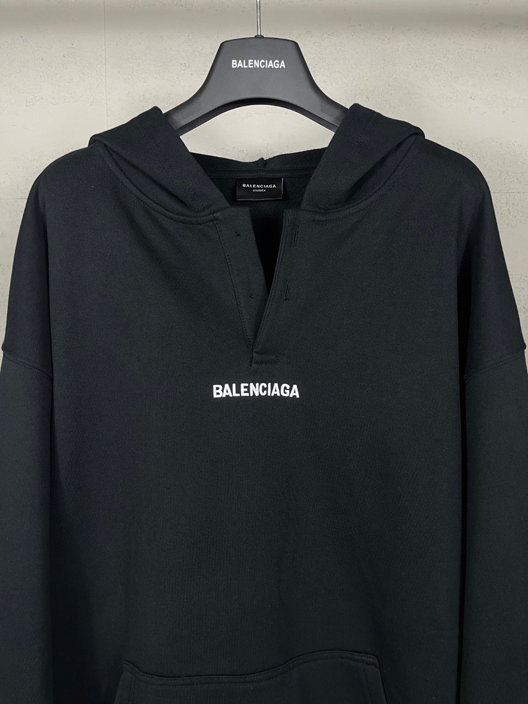 Balenciaga 巴黎世家 logo刺绣Polo领襟连帽卫衣 外套 长袖 黑色 B0 827939TTVJ21569