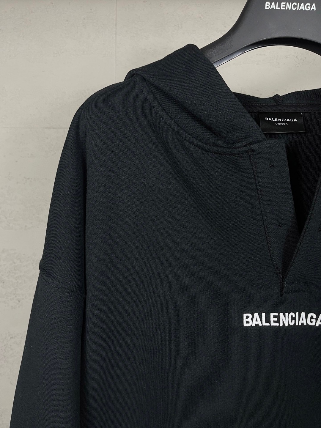 Balenciaga 巴黎世家 logo刺绣Polo领襟连帽卫衣 外套 长袖 黑色 B0 827939TTVJ21569