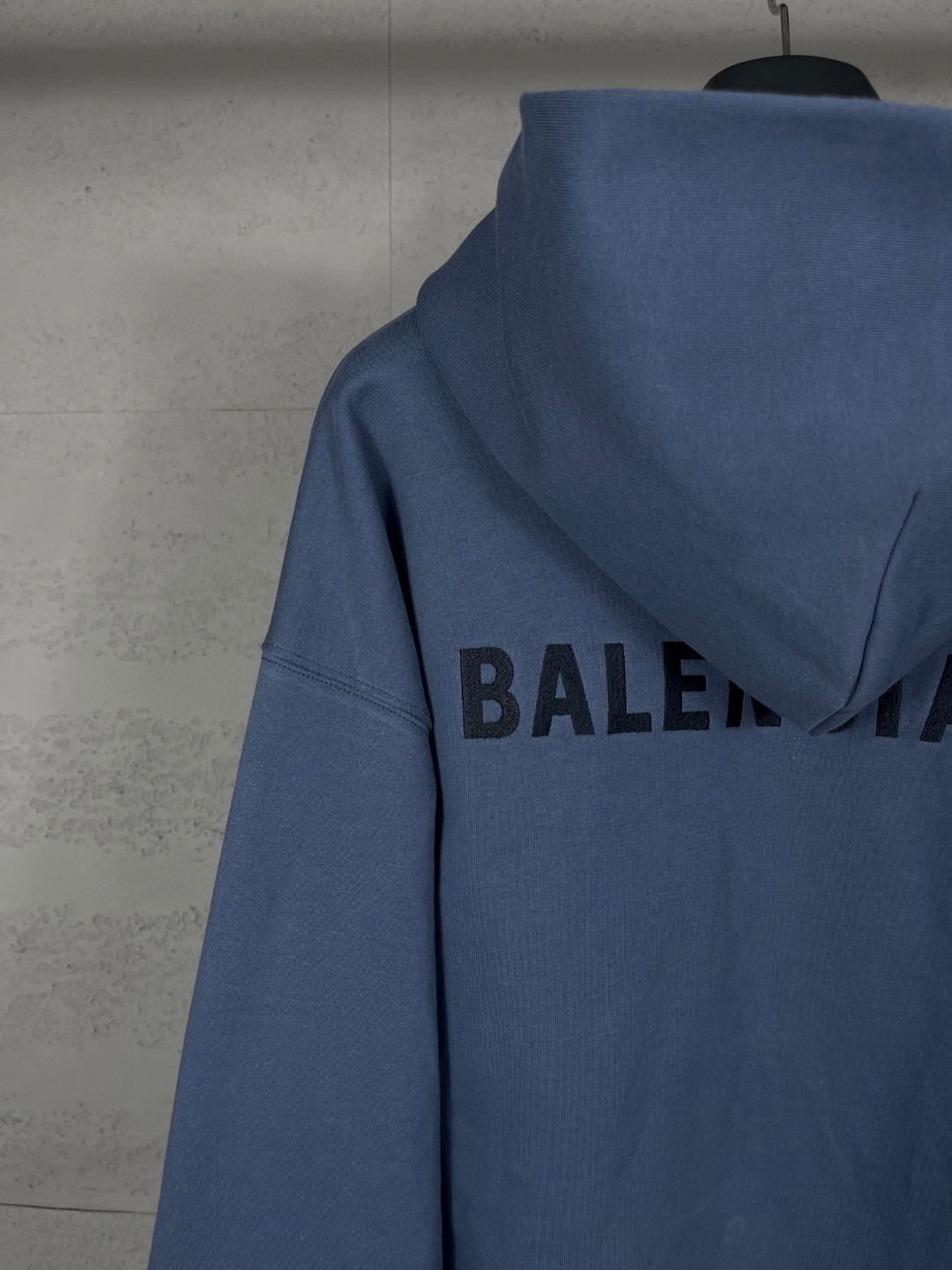 Balenciaga 巴黎世家 字母logo刺绣手绘做旧拉链连帽卫衣 外套 长袖 蓝色 B0 803264TTVG13364