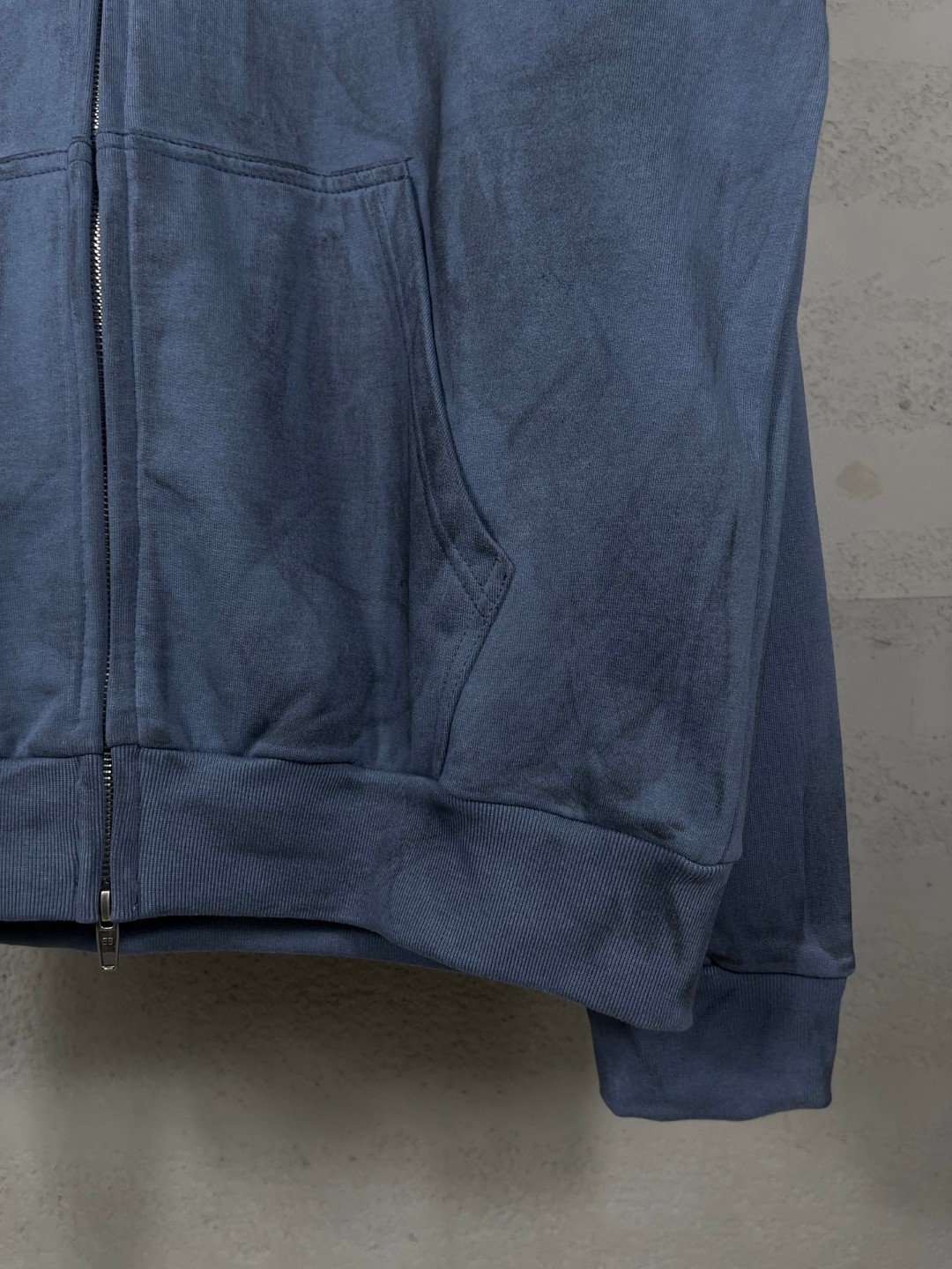 Balenciaga 巴黎世家 字母logo刺绣手绘做旧拉链连帽卫衣 外套 长袖 蓝色 B0 803264TTVG13364