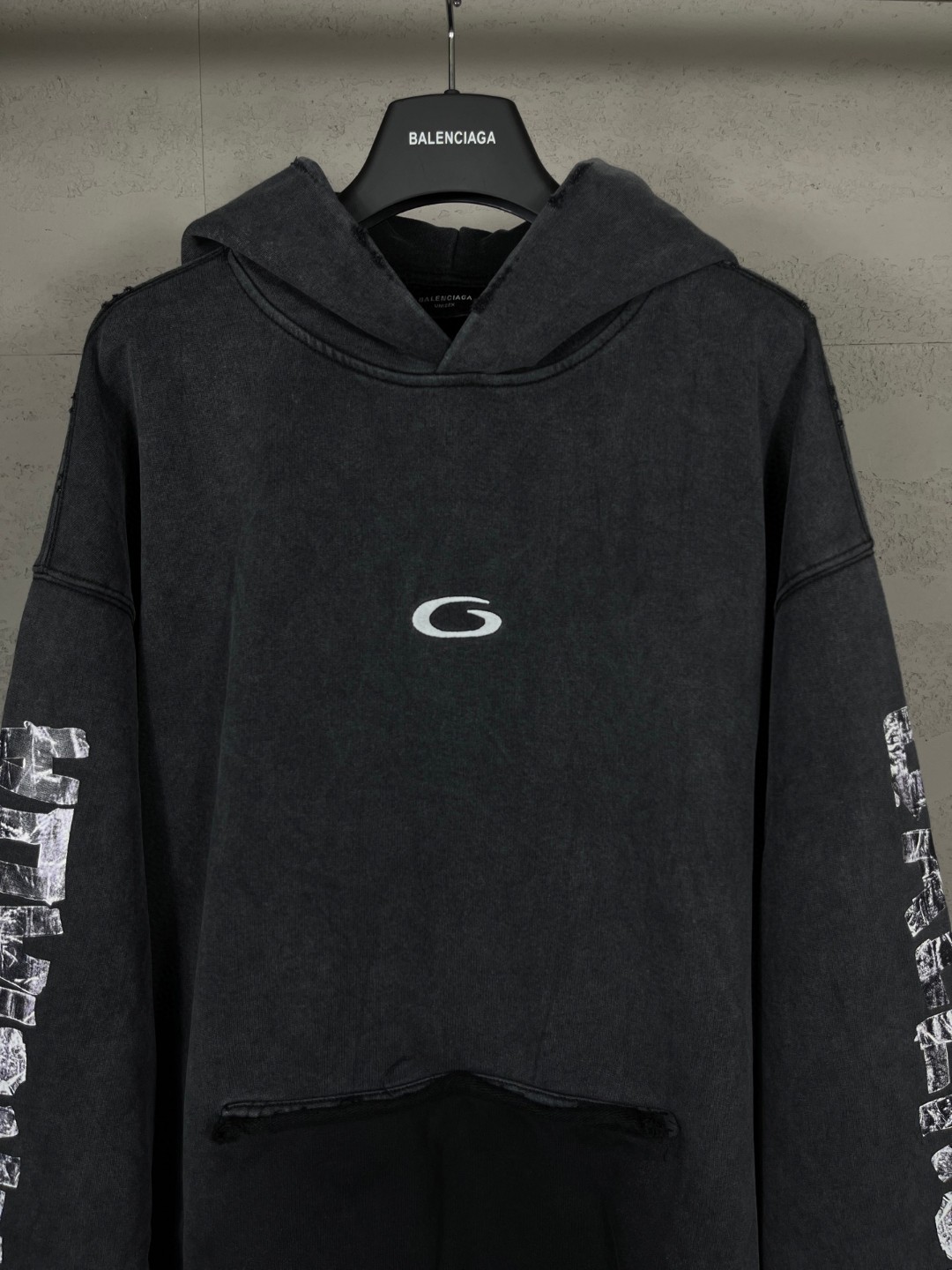 Balenciaga 巴黎世家 美纹纸胶带直喷印花连帽卫衣 外套 长袖 黑色 B0 744441TTVE69374